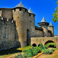 Романская архитектура Франции: фортификационное строительство (замки)