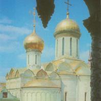 Троицкий собор (1422 г.) и Никоновский придел (1548 г.) Троице-Сергиевской лавры. Загорск