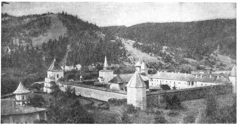 Монастырь Сучевица. Общий вид с юго-запада
