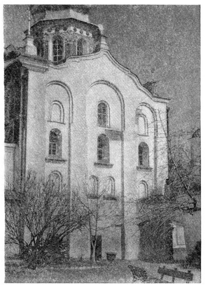 Киев. Троицкая надвратная церковь Печерского монастыря, 1108 г. Вид с юга