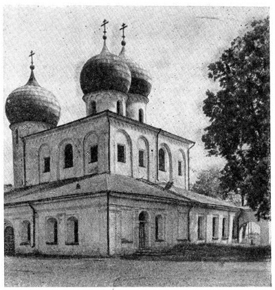 Новгород. Собор Антониева монастыря, 1117—1119 гг. Общий вид с юго-запада