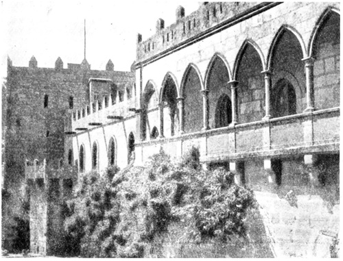 Замок Сотомайор, XIV в. Дворцовые постройки внутри замка