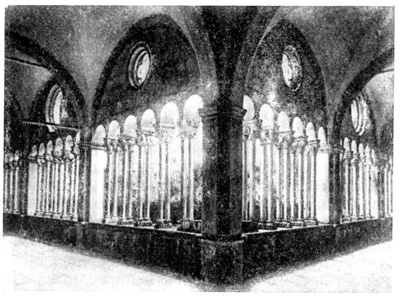 Дубровник. Францисканский монастырь. Двор, 1-я половина XIV в., мастер Миха из Бара