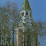 Распятская церковь-колокольня. Александров, XVI в.