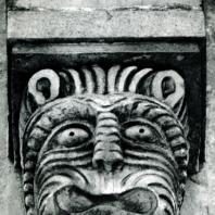 Владимир на Клязьме. Успенский собор. Маска в основании колонны аркатурного пояса. 1158-1161