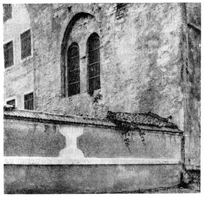 Константинополь. Церковь Ирины. Первоначальный двойной проем окна