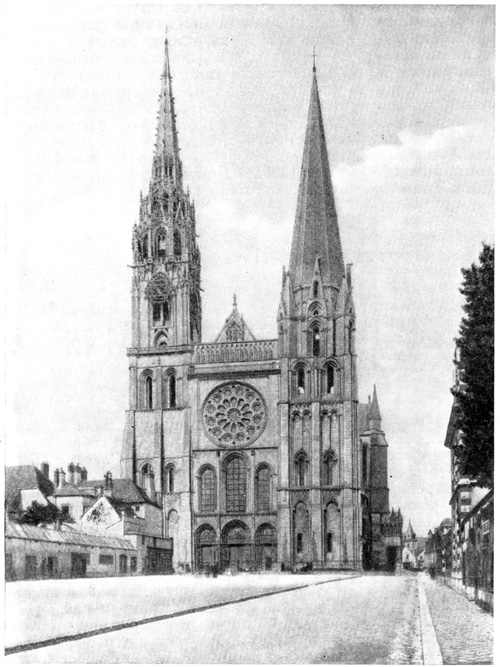 Шартр.Собор, 1194—1260гг. Вид с запада (завершение башни 1507—1518 гг.)
