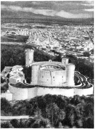 Остров Мальорка. Замок Бельвер, 1309—1314 гг., мастер Педро де Сальва