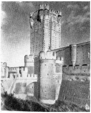Замок Медина дель Кампо, после 1440 г., архитекторы Фернандо Кареньо и Алонсо Ниэто