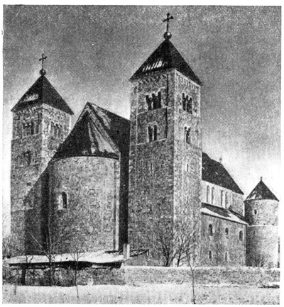 Тум (Ланчица). Костёл, 1127—1161 гг.